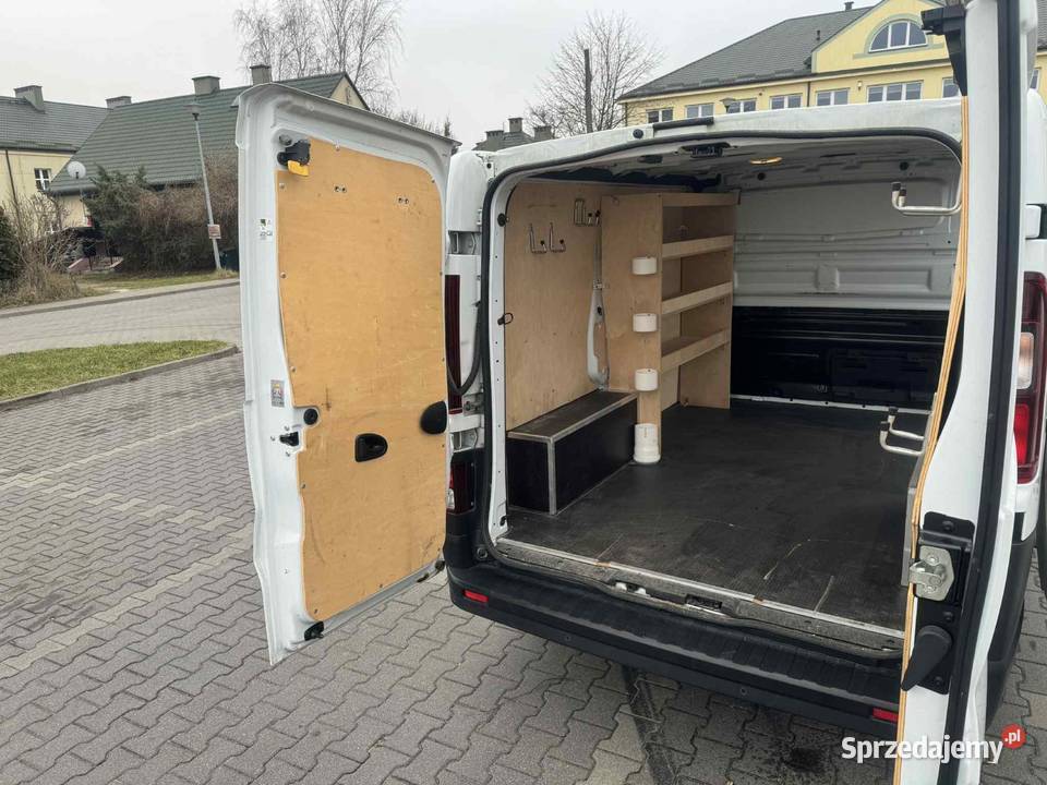 Renault Trafic niski przebieg FV23 idealny stan elektryczne szyby Uwieliny