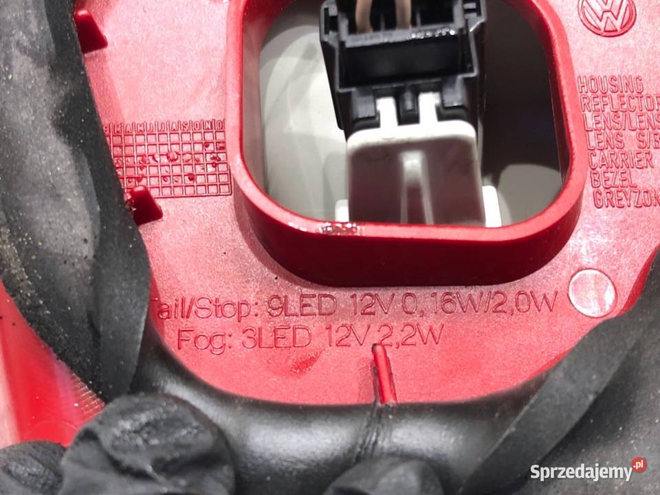 LAMPA TYŁ PRAWA WEWNĘTRZNA VW PASSAT B7