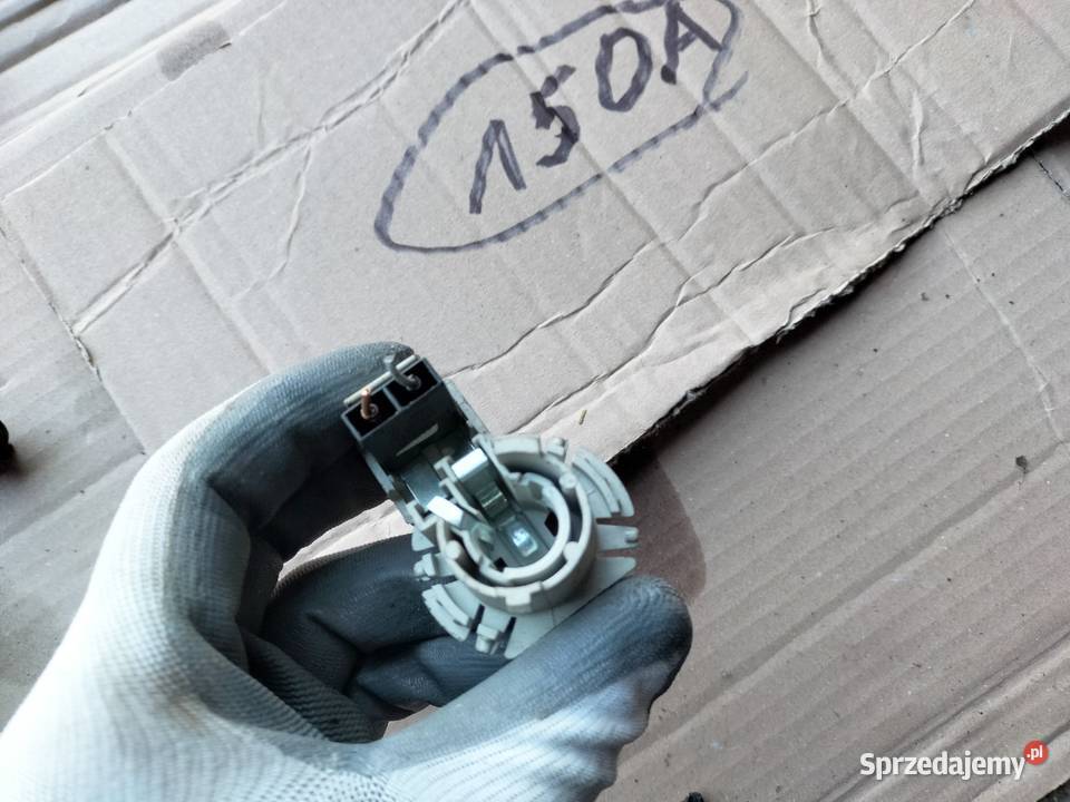 AUDI 80 B3 B4 SEDAN OPRAWKA GNIAZDO ŻARÓWKI Kamień-Kolonia