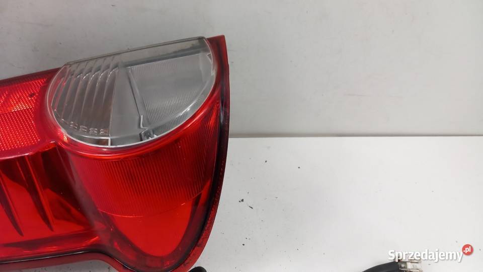 NISSAN NV200 LAMPA TYŁ LEWA Zbierkowo
