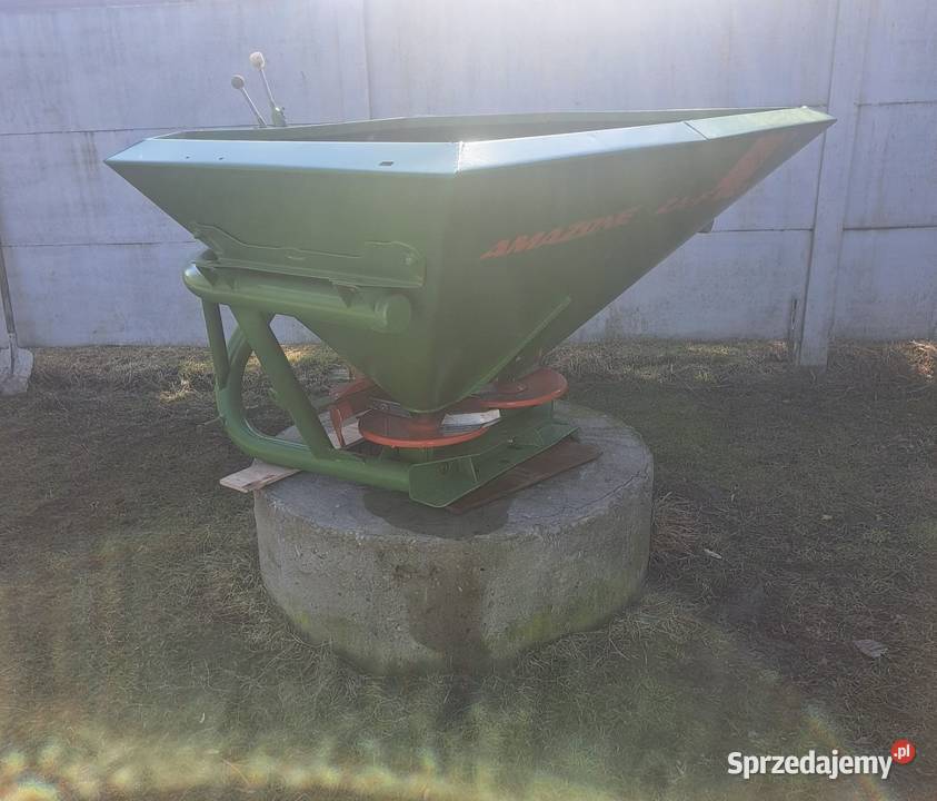 Rozsiewacz dwutalerzowy 600 litrów Amazone F 603 Mierzawa