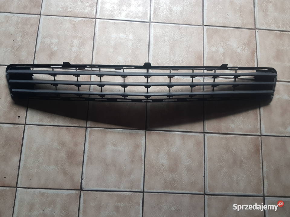 mercedes w 204 kratka zderzaka przod igla osobowe świętokrzyskie Jędrzejów