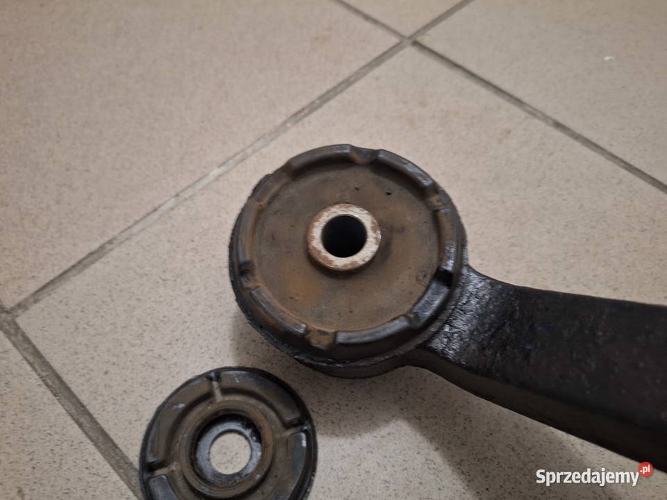 Lexus RX 400h podpora mocowanie mostu RX400h Toruń