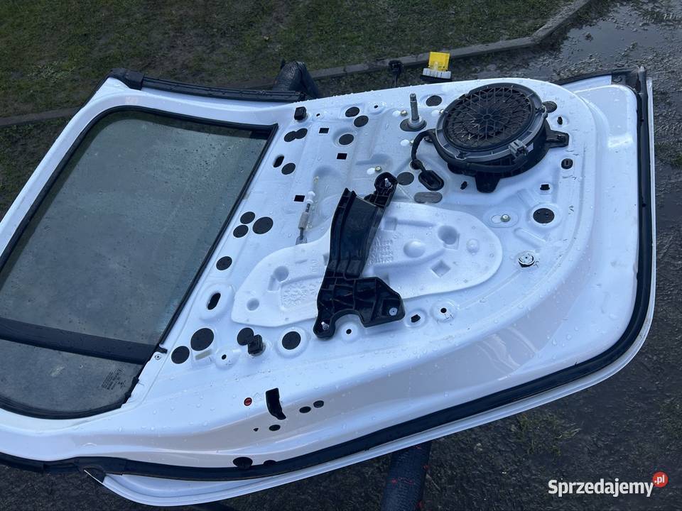 Uszkodzone lewe tylne drzwi Peugot 208 2020r Drzwi podkarpackie Ropczyce