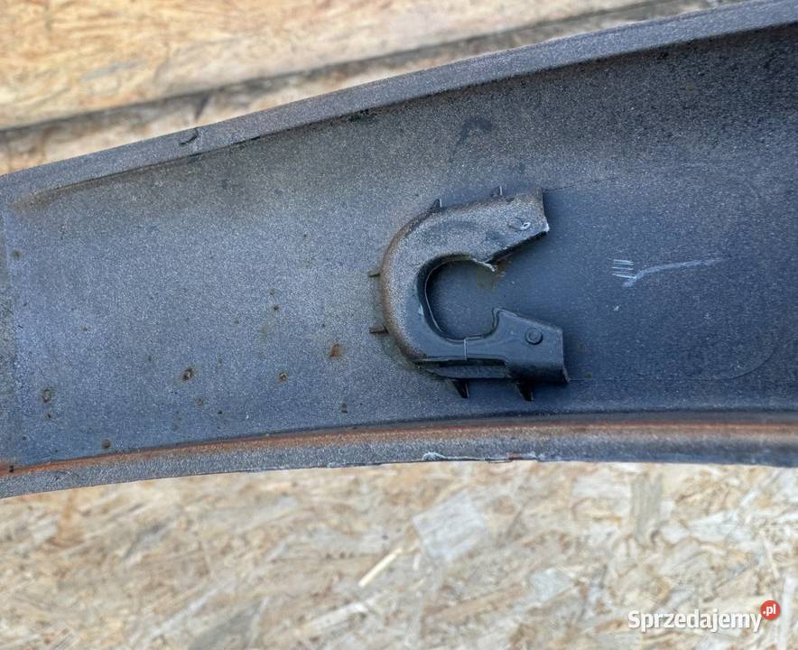Listwa błotnika tył tylna prawa rh Ford custom Sieraków