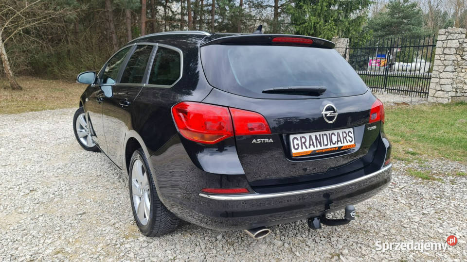 Opel Astra 14T 140 LIFT Sports Tourer Business garażowany Chmielnik sprzedam