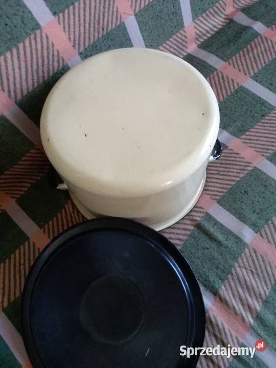 Duży garnek emaliowany z pokrywa Rybnik