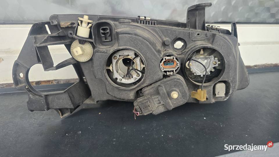Lampa Lewy przód nissan almera N16 2000 osobowe