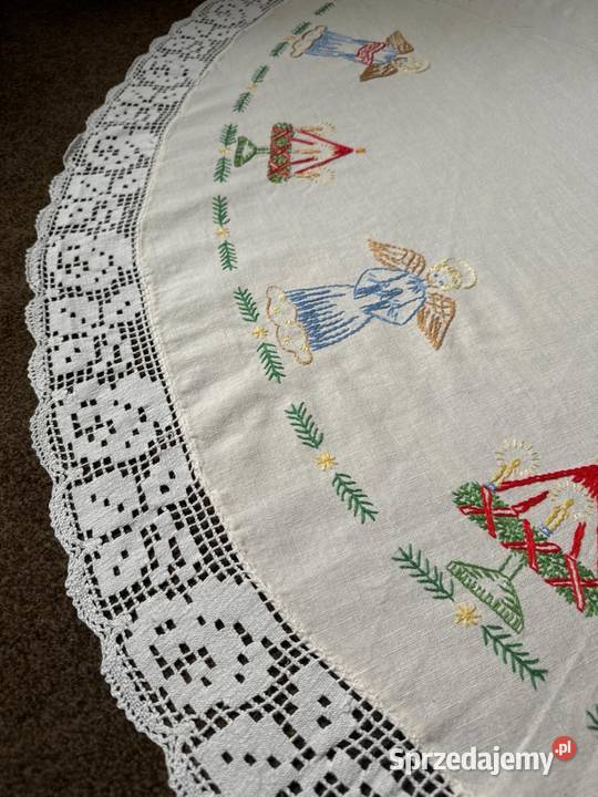 obrus okrągły ręcznie haftowany rękodzieło