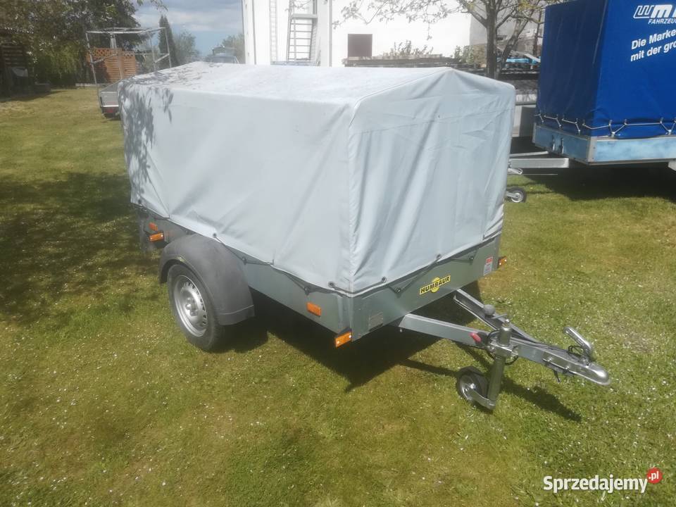 Przyczepka samochodowa marki Humbaur 750 DMC
