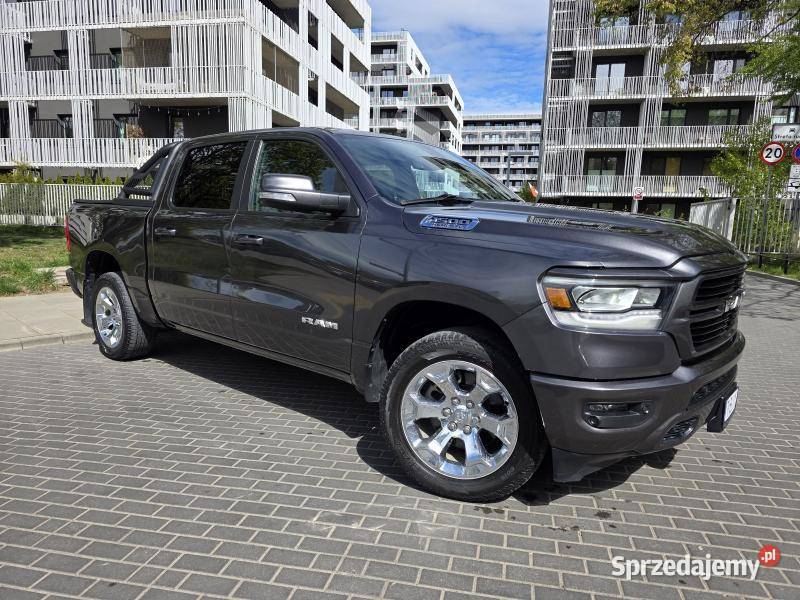 Big Horn Sport Crew Cab 4X4 V8 57l 401Przebieg Warszawa sprzedam