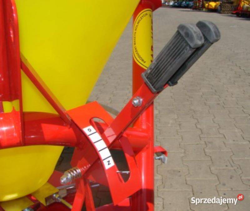 Rozsiewacze nawozów jednotarczowe z plastikowym Nawożenie dolnośląskie Proszówka