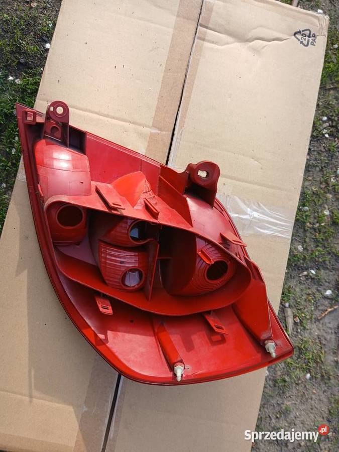 Lampa lewa tylna Clio3