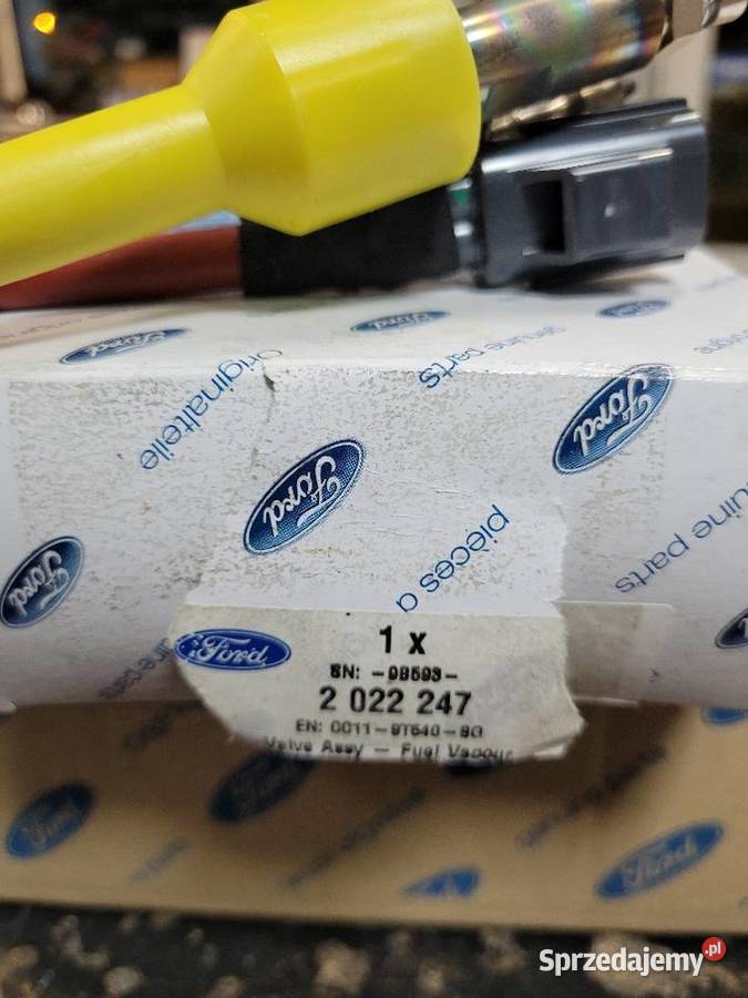 Zawór Ford 2022247 CC119T540BG CC1197540 Radom