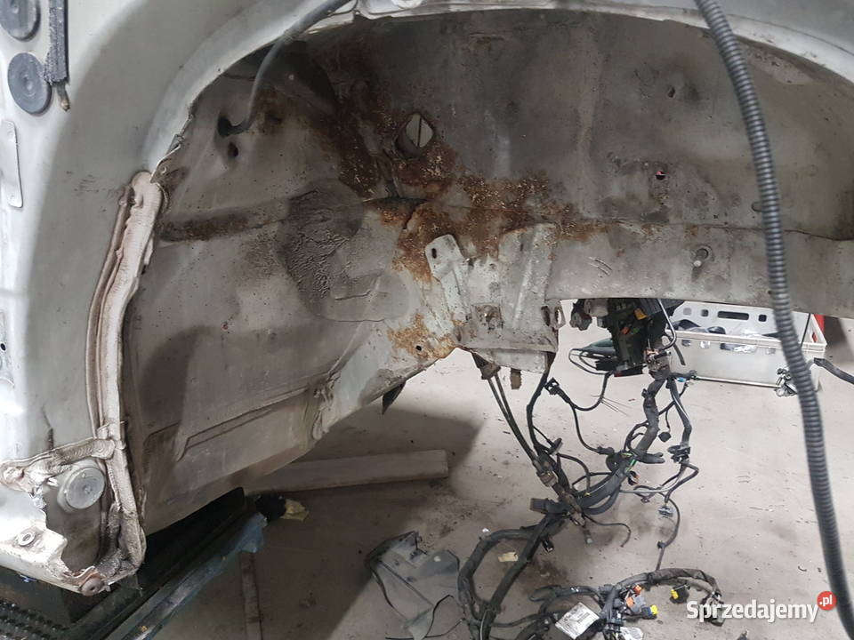 PEUGEOT 3008 I 2011 PODLUZNICA PRAWA CWIARTKA Rok produkcji 2012