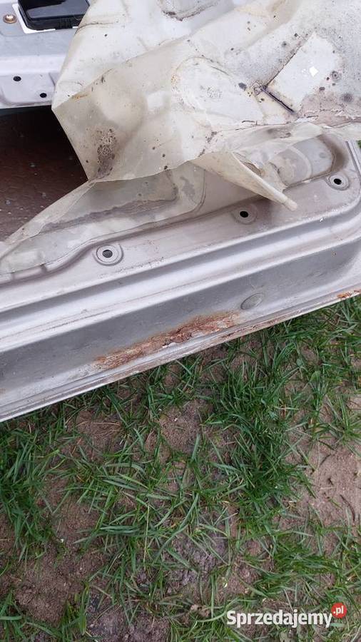 Drzwi prawy przód bmw e30 sedan kolor beżowy