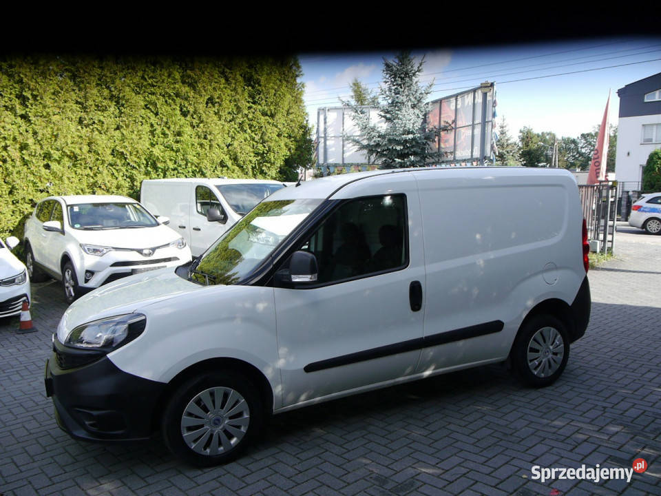 Fiat Doblo Bezwypadkowy Stan b z Niemiec VAT marża Samochody dostawcze śląskie Częstochowa