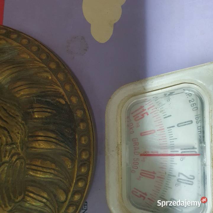 Spawnafiguralna lampa naftowa z brązu