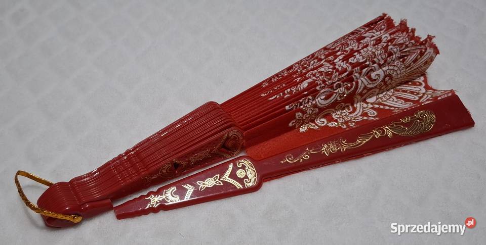 Wachlarz składany czerwony plastikowy 43 Pozostałe śląskie Czeladź