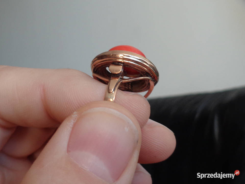 Duży Pierścionek Złoty z Koralem Szlachetnym