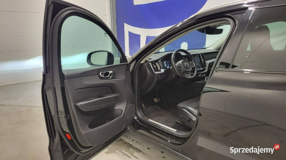 Volvo XC 60 B4 D AWD Momentum Pro aut II 2017 system Start-Stop mazowieckie sprzedam