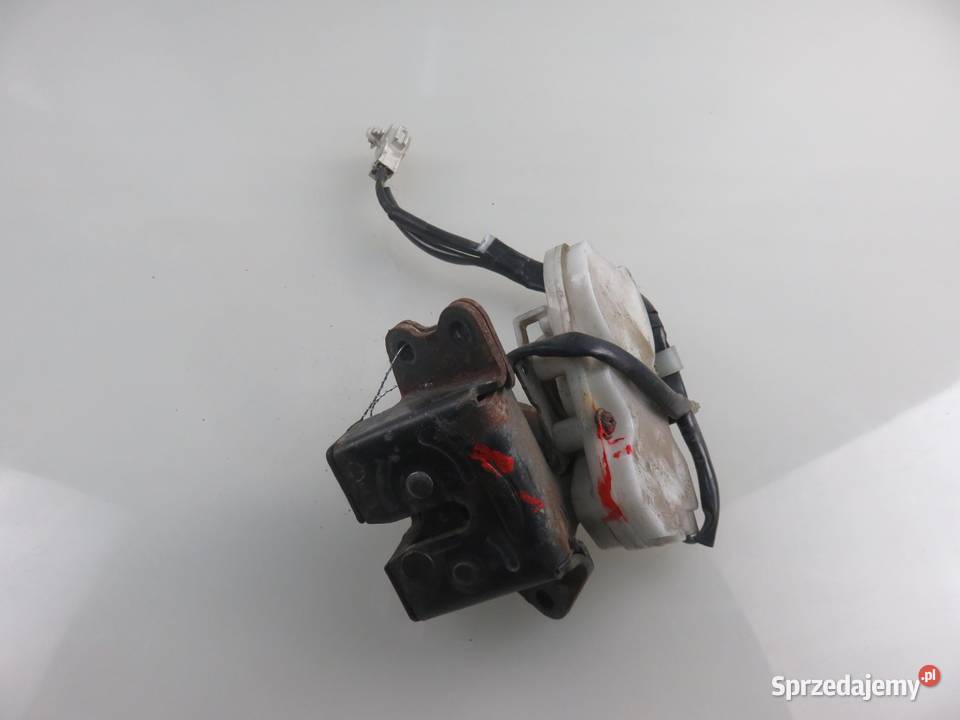 ZAMEK KLAPY TOYOTA AVENSIS VERSO M2