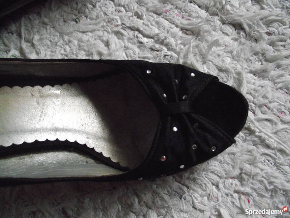 CZARNE SATYNOWE Z CYRKONIAMI SZPILKI r 37