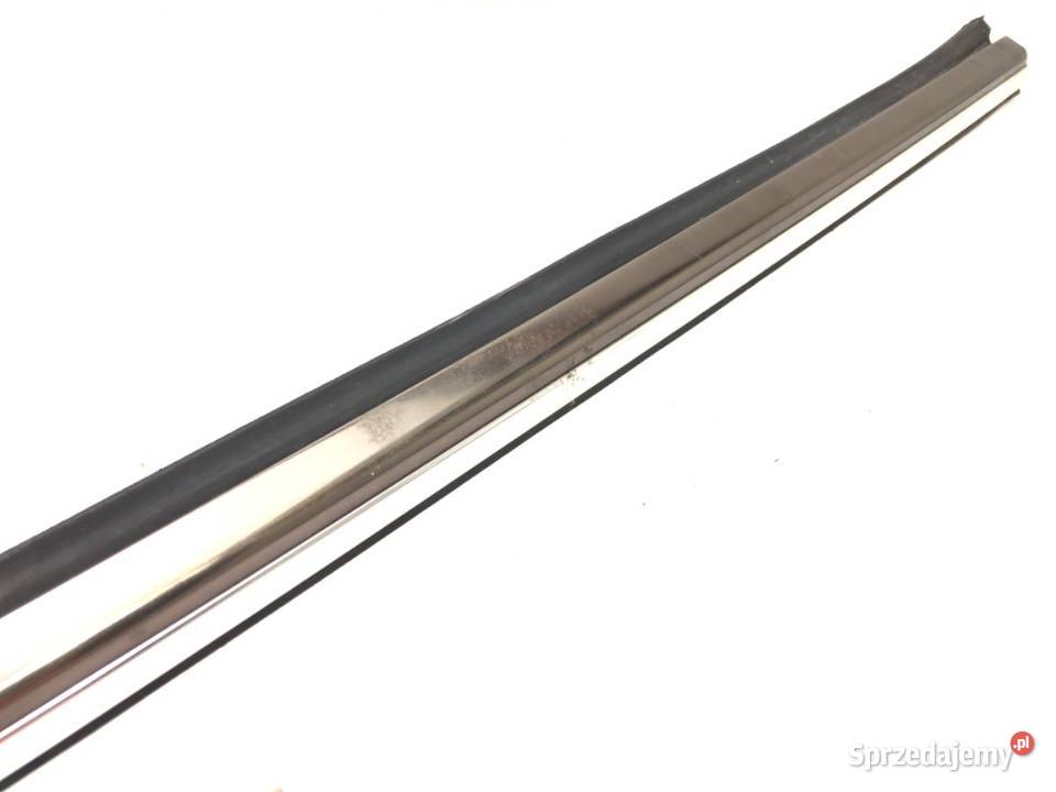 LISTWA ZGARNIAJĄCA TYŁ PRAWA MERCEDES C215 sprzedam