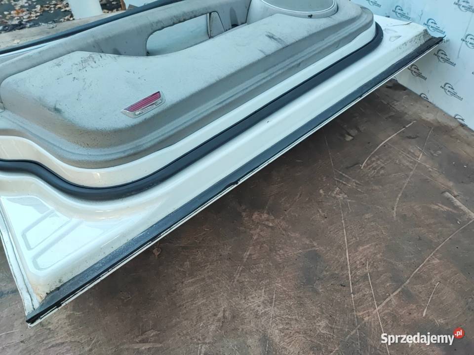 MERCEDES W204 09r Drzwi lewy przód 70 mikronów Karoseria Kielce