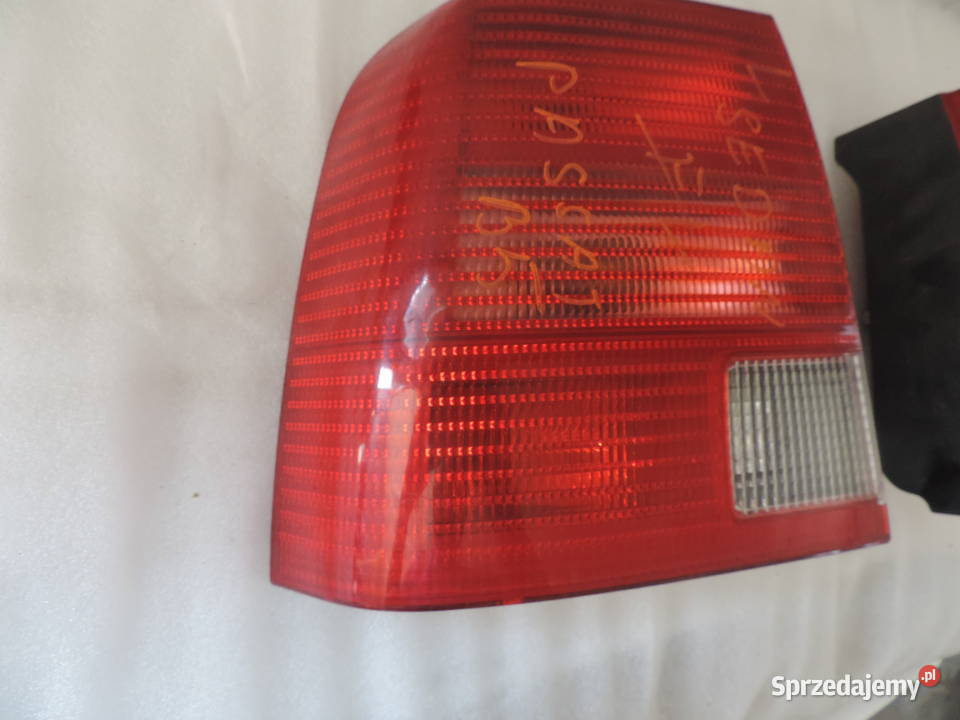 VW PASSAT B5 SEDAN LAMPA LEWY TYŁ lampy tylne Oświetlenie Nowy Sącz