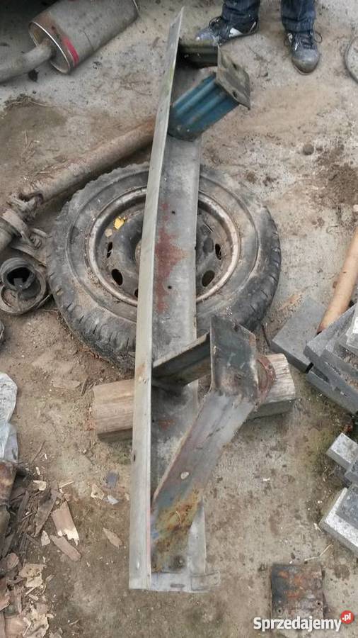 Zdezak listwa mocowanie czesci przedni Mazda 929