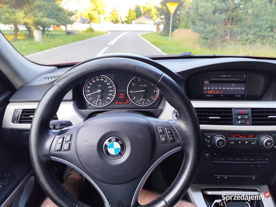 BMW 318i Automat E91 BiXenon Skóra Panorama Hak