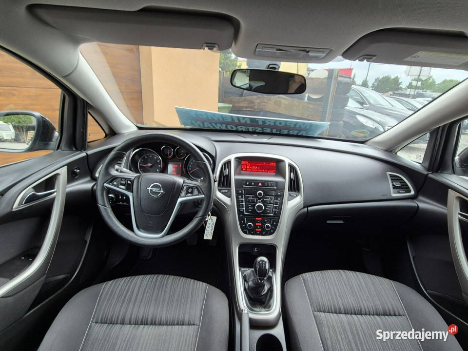 Opel Astra 14B 2011r 104 Perfekcyjny Stan Z Radom