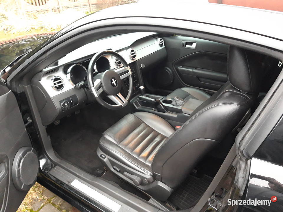 Ford mustang GT V8 46 Premium manual benzyna Mustang Krośniewice sprzedam