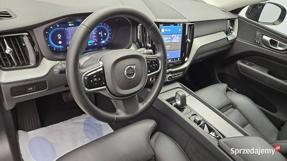 Volvo XC 60 B5 B AWD Plus Dark aut Z Polskiego automatyczna mazowieckie Warszawa