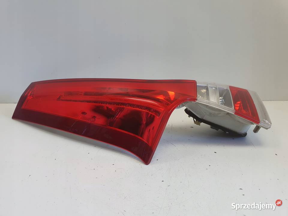 LAMPA TYLNIA LEWA Volvo V70 III 1416r LIFT LEWY