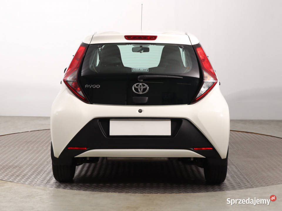 Toyota Aygo 10 VVTi Rok produkcji 2018 Aygo Katowice