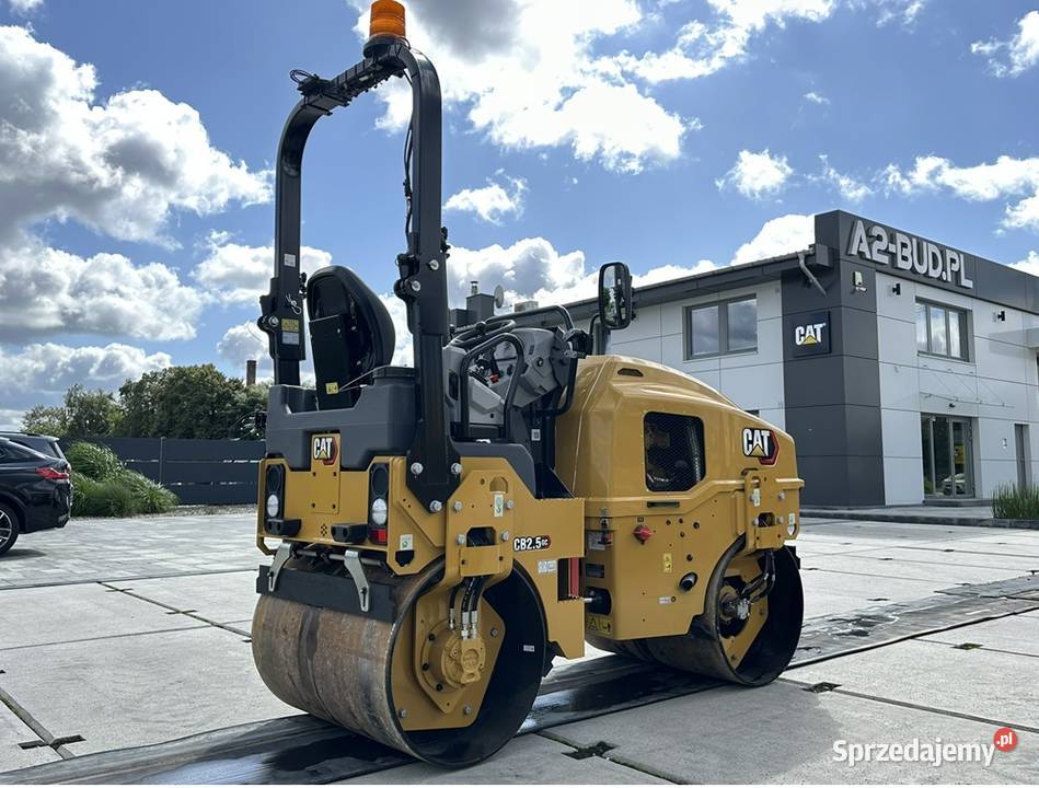 WALEC DROGOWY CATERPILLAR CB25 GC Tuliszków