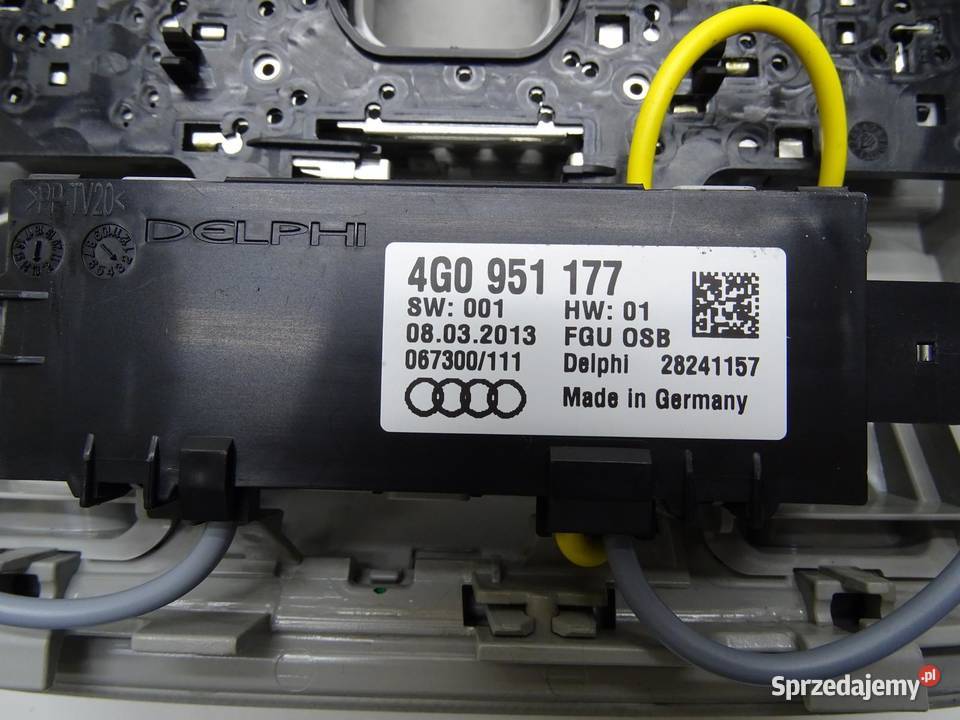 LAMPKA OŚWIETLENIE KABINY PODSUFITKI 4G0951177 osobowe Wyposażenie wnętrza