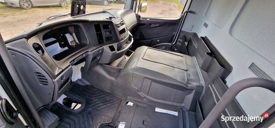 MERCEDES ATEGO NOWA KABINA KOMPLET ZDERZAK LAMPY Trzciel