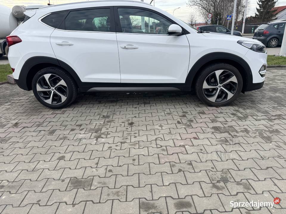 Hyundai Tucson 17 CRDi Super Stan Rzeszów