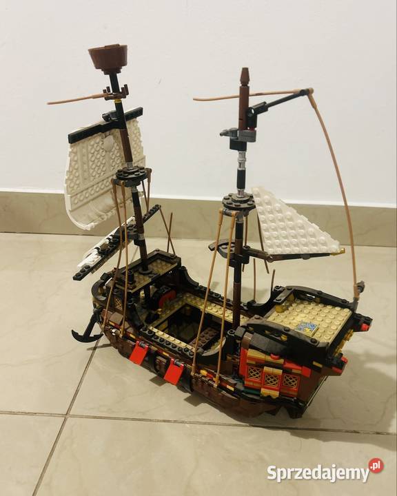 Piracki statek Lego Creator 31109 biały Podkowa Leśna