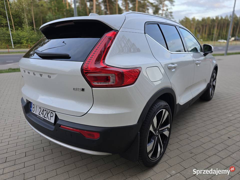 VOLVO XC40 2024 LIFT 20 250 30000 B5 AWD automatyczna Volvo