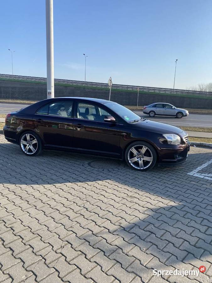 Toyota Avensis Liftback 22 Dcat 177 Zadbana nieuszkodzony małopolskie Kraków sprzedam