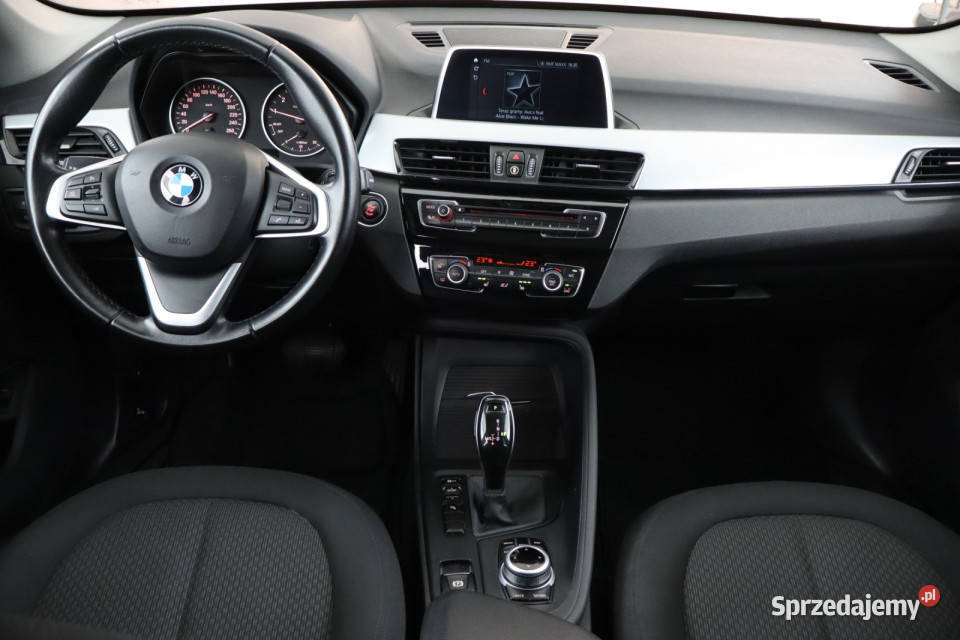 BMW X1 sDrive18i światła LED