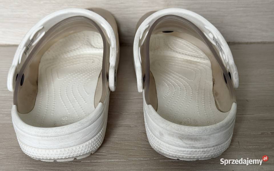 Chodaki Crocs Classic Translucent Clog J5 r3738