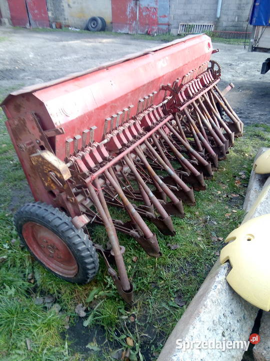 Siewnik zbożowy poznaniak 270 m na docisku Miedźno