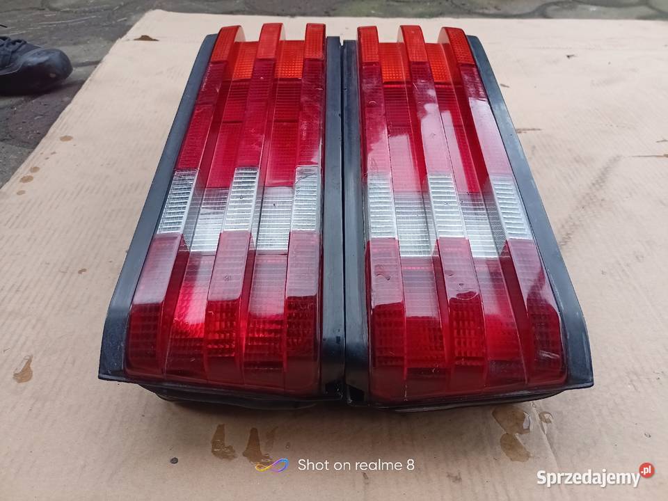 Mercedes 190 W201 tylna lampa lewa prawa klosz świętokrzyskie Skarżysko-Kamienna