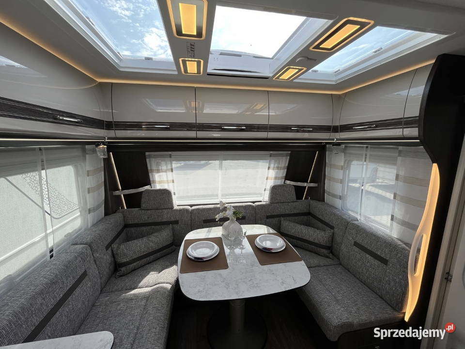 PRZYCZEPA KEMPINGOWA FENDT DIAMANT 560 DW Fendt