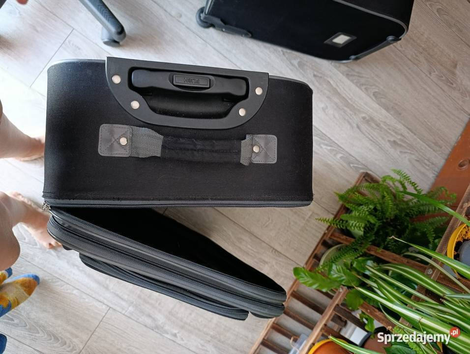 walizka czarna duża pilna sprzedaż Poznań